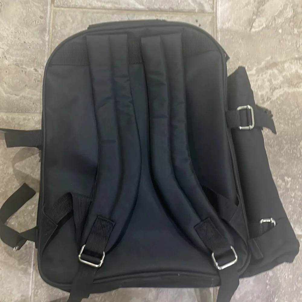 PLUSH PICNIC‎ SIGNATURE COLLECTION BACKPACK WITH PICNIC ACCESORIES